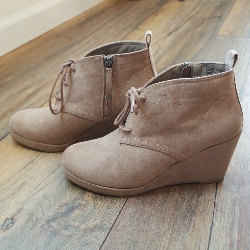 DV by Dolce Vita Suede Wedge Booties